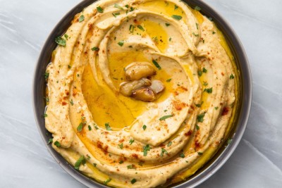A început Postul Paștelui. Cum gătești hummus cu ardei copți