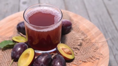 Ce se întâmplă în organismul tău dacă consumi suc de prune! Efectele sunt uimitoare!