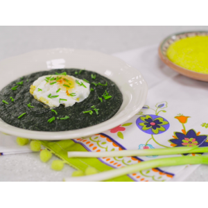 Cea mai sănătoasă rețetă! Cum să gătești mâncare de urzici cu usturoi și mămăligă