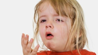 Cele mai eficiente remedii naturiste împotriva tusei la bebeluși