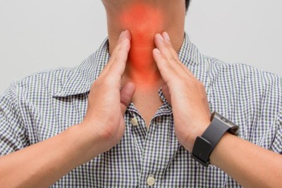 Cum combați simptomele date de laringită. Cele mai eficiente remedii naturiste pe care trebuie să le încerci