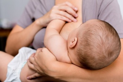 Cum crești producția de lapte matern. Alimente pe care trebuie să le incluzi în dietă