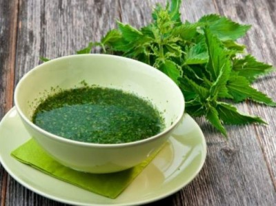 Cum faci cea mai bună ciorbă de urzici. Ingredientul care-i dă un plus de savoare și-ți întărește sistemul imunitar