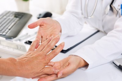 Cum să previi agravarea artritei! Băuturile eficiente pentru ameliorarea simptomelor