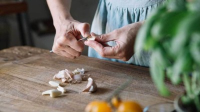 Cum să reduci colesterolul din sânge cu ajutorul usturoiului. Cele mai eficiente remedii naturiste