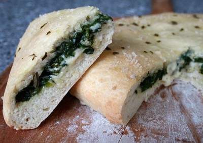 Foccacia la tigaie pentru copii, o rețetă pe care toți prichindeii o vor adora