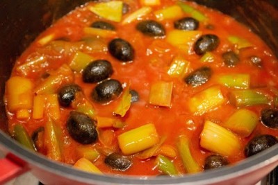 Ghiveci de legume cu carne de vită și măsline. Rețeta pentru copii recomandată de Laura Cosoi