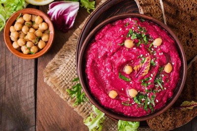 Hummus cu sfeclă roșie, combinația ce-ți înnebunește papilele