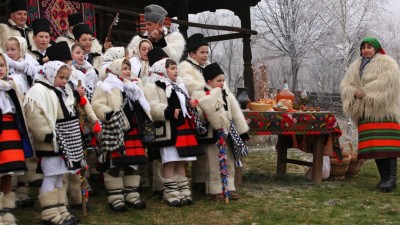 Tradiții și obiceiuri de Crăciun. Ce trebuie să faci în Ajun și în prima zi de Crăciun ca să ai noroc tot anul