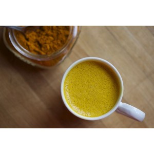 Ce se întâmplă în organismul tău dacă bei ceai de turmeric