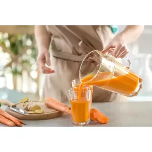 Ce se întâmplă în organismul tău dacă bei suc de morcovi și ghimbir