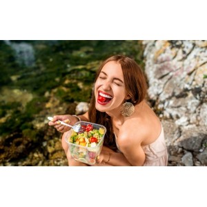 Ce trebuie să mănânci pe caniculă! Alimente permise când temperaturile sar de 30 de grade Celsius