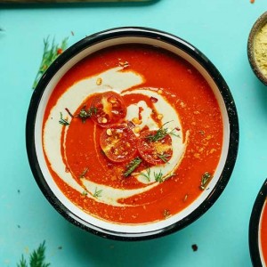 Cea mai delicioasă rețetă de supă cremă de roșii și ardei copți