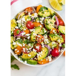 Cum să-ți detoxifiezi organismul cu ajutorul unei salate. Ingredientele care elimină toxinele instant