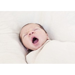 De ce sunt bebelușii agitați în somn. Cum poți să-i liniștești cu ușurință
