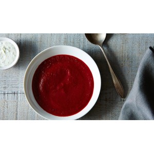 Supă cremă de sfeclă roșie și cartofi