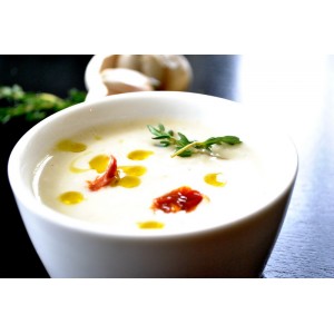 Supa de usturoi și ghimbir, o minune pentru sănătate! Scapă de răceală și de gripă instant cu acest preparat delicios!